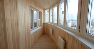 Отделка, остекление, утепление балконов в Мысках от 211 руб. м/2.